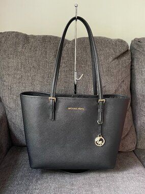 Michael Michael Kors Medium Carryall Leather Tote Bag NWT